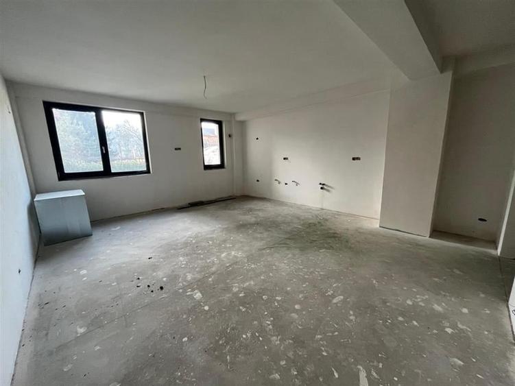 Apartament cu 3 camere, ultracentral, NOU, parter - 15