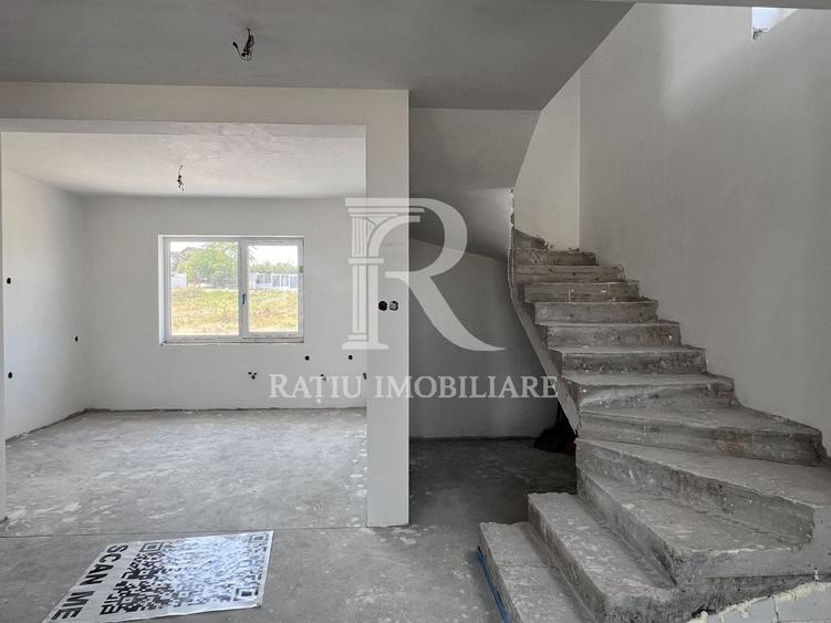 Casă individuală cu 4 camere cu Canalizare în Dealuri Oradea
