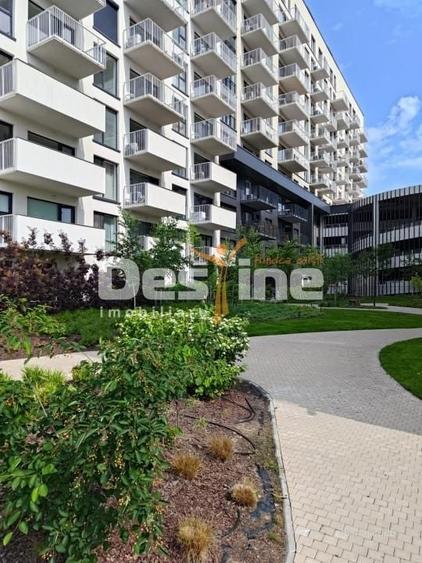 Apartament cu 3 camere semidecomandat în Baza 3
