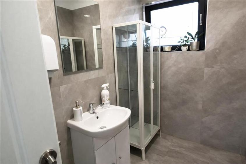 Spatiu comercial, 100 mp, 3 cai de acces, curent trifazic,Tractorul, Brasov - 4