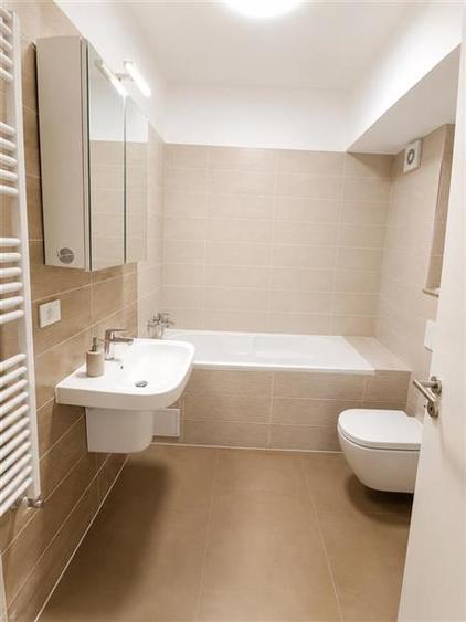 Apartament cu 3 camere, decomandat, regim vila, terasa, 2bai, Tractorul, Brasov - 5