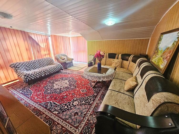 Casă spațioasă cu 9 camere în Strejnicu – pentru locuință, birouri - 26