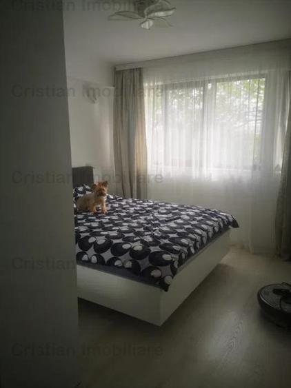 LUX 3 cam 70mp Victoriei-Garii cf.1 Decomandat Mobilat etaj 2 - 4