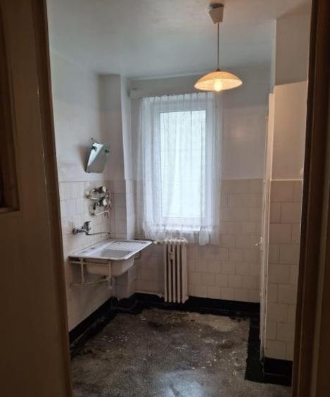 2 camere Semidecomandat , Abator , Et.3/4 ,49mp , necesita renovare - 5