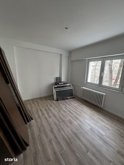 Apartament cu 3 camere în Colentina
