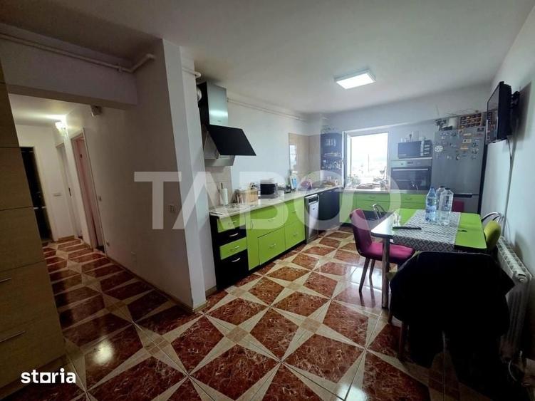 Apartament cu 3 camere decomandat în Central
