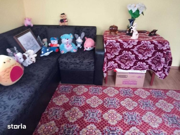 Casă cu 4 camere cu Teren 162 Mp în Ghizdaru