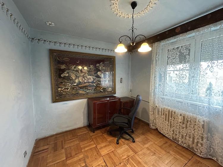 Apartament cu 4 camere decomandat în Ultracentral