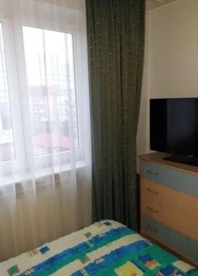 Apartament cu 3 camere semidecomandat în Iancului