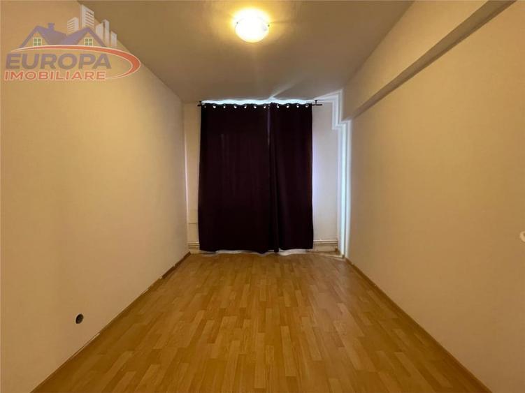 Apartament cu 4 camere de zona centrala Tulcea - 11