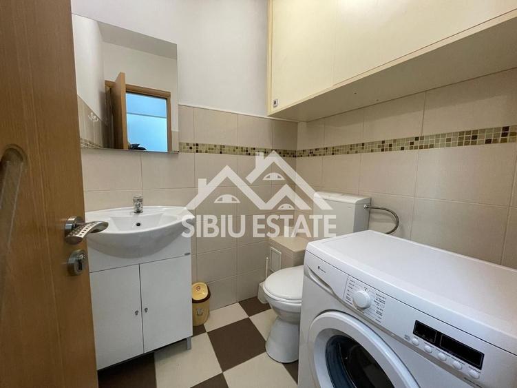 Apartament cu 3 camere decomandat, mobilat în Central