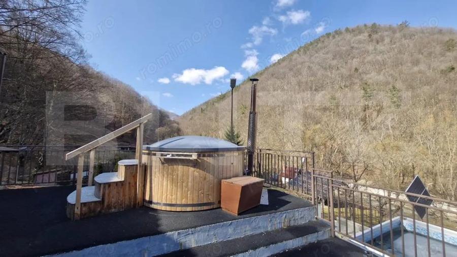 Casă cu 5 camere cu Teren 3000 Mp în Valea Inzelului