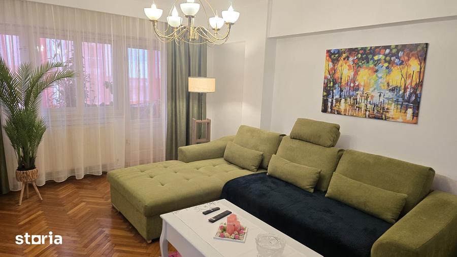 Vand apartament cu 3 camere Deva, etaj 1, din anul 2000, 157 mp, BOXA - 17