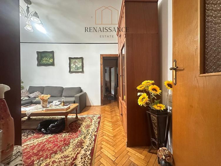 Apartament cu 3 camere semidecomandat, mobilat în Dacia