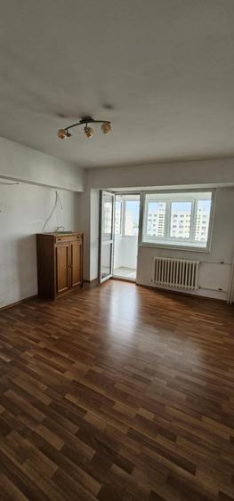 Apartament cu 4 camere decomandat în Pantelimon