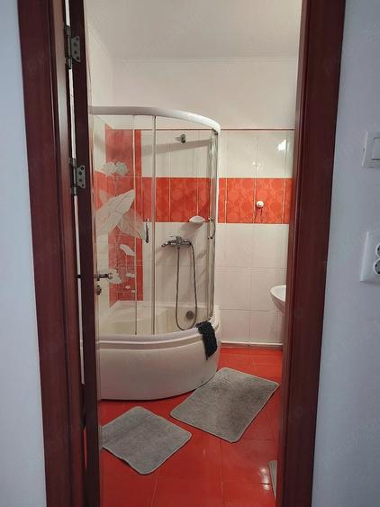 Apartament cu 2 camere decomandat în Delfinariu