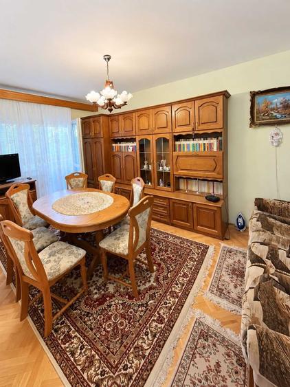 Apartament cu 3 camere decomandat în Valea Aurie