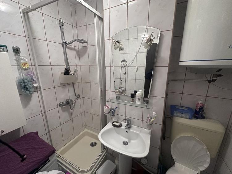 Apartament cu 2 camere decomandat în Berceni