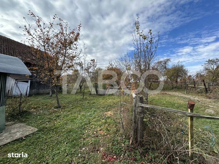 Casa cu gradina 3 camere anexe gospodaresti 5702 mp teren in Gura Vaii - 9