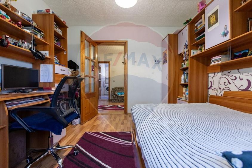 Apartament de vanzare cu 4 camere decomandat, Aleea Ghioceilor - 8