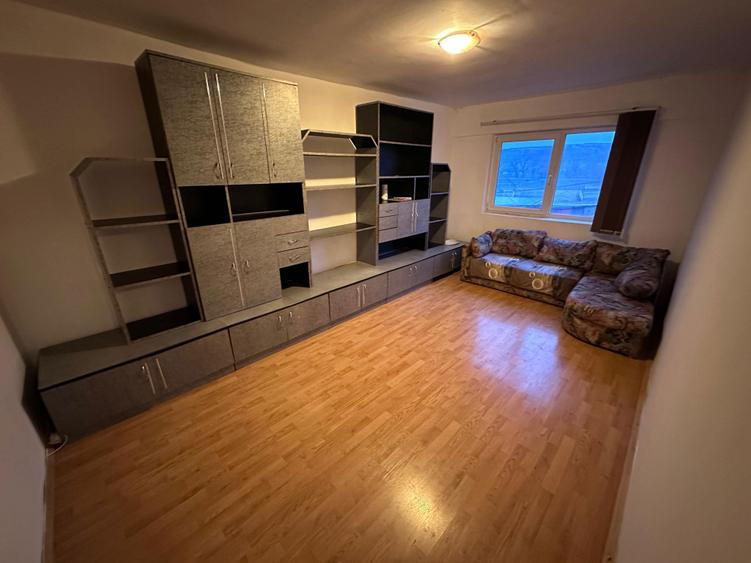 Apartament de inchiriat 2 camere in Lipova,central. - 1