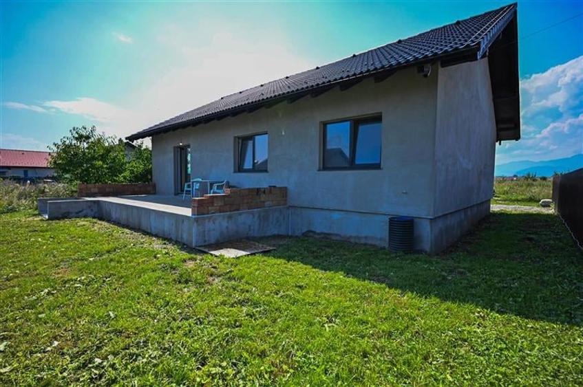 Casa noua pe parter,salon generos,terasa, pod mansardabil,teren 476mp,Sanpetru B - 5