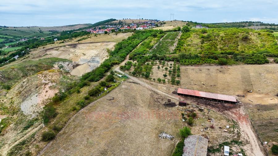 Teren de 2000 mp, deschidere la 2 strazi, Sura Mare |SkyVideo - 6