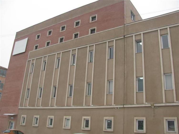 Vanzare imobil 5000 mp si teren 5000 mp - 2