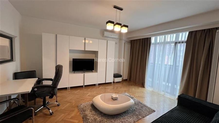 Inchiriere apartament 2 camere decomandate modern bloc nou Central zona Platinia
