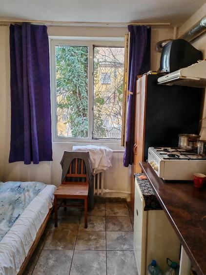 pers fizica vand garsoniera zona Medicina - 1