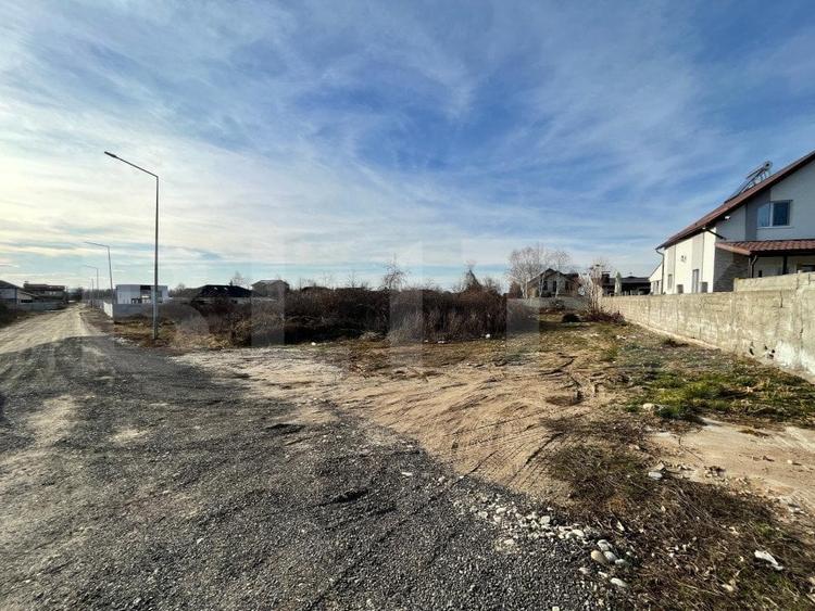 Teren intravilan 614 mp, 13 m deschidere, toate utilitatile, cartier Pelendava - 2