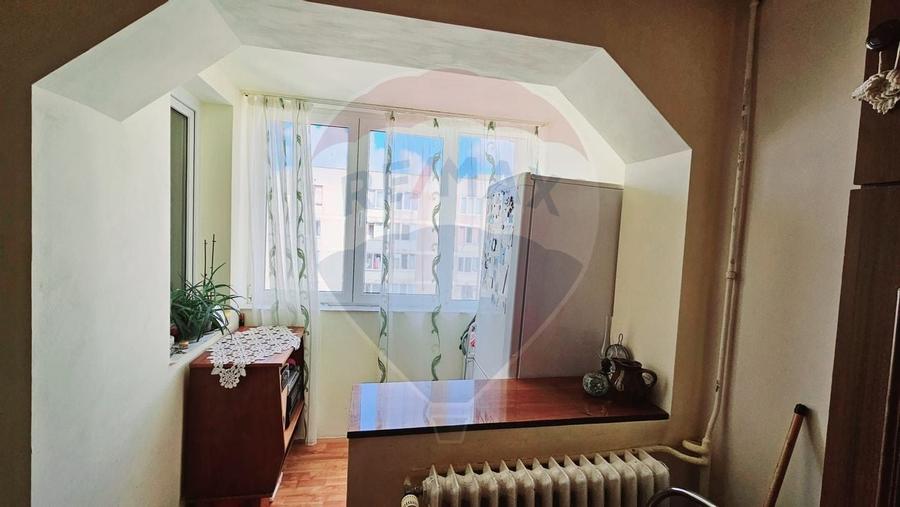 GARSONIERA  decomandata, cu priveliste  - DE VANZARE- BV/  str Traian! - 4