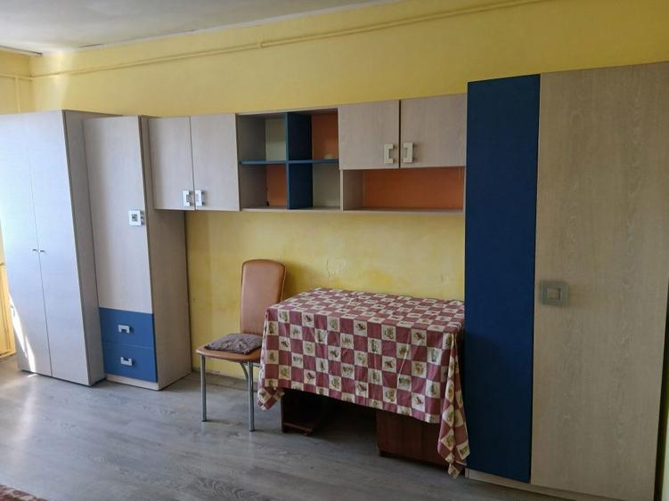 Inchiriez garsoniera - 1