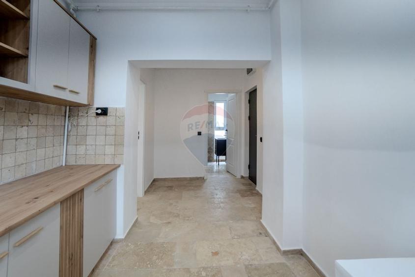 COMISION 0 | Birou modern si luminos la casa cu gradina privata - 11