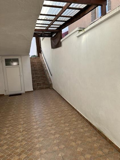 CASA SINGUR CURTE ZONA SCHEI - 2