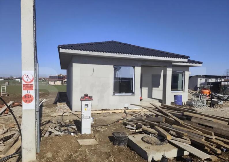 Casa individuala Santandrei cu placa de beton si gard imprej - 4