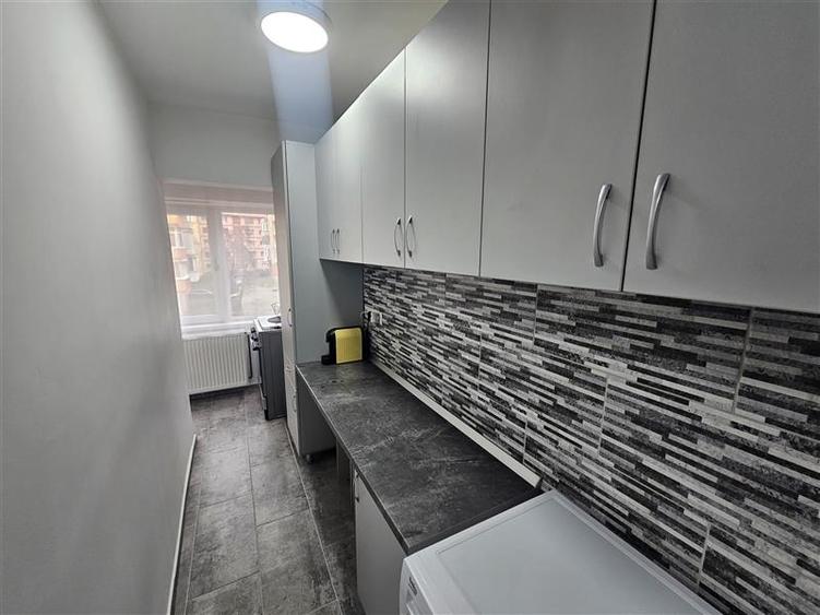 Resita, Garsoniera, Renovata, Mobilata+Utilata, Et. 2, Micro 4 - 15