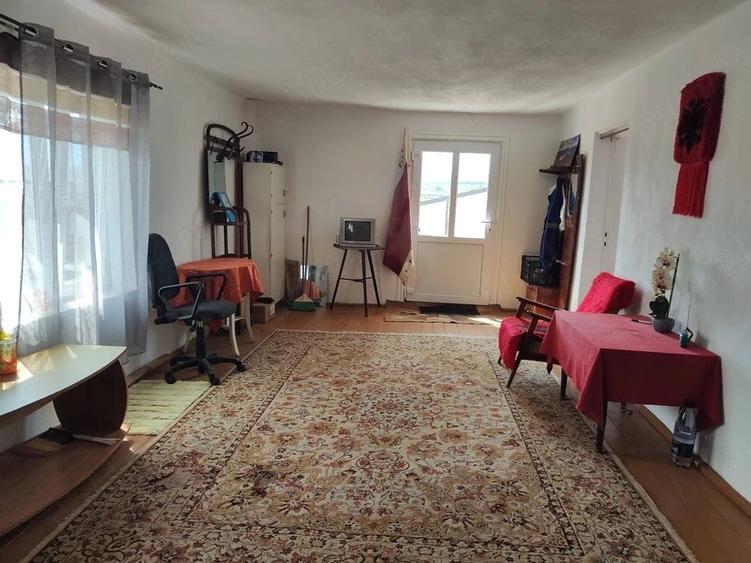 Casă cu 3 camere cu Teren 1850 Mp în Veștem