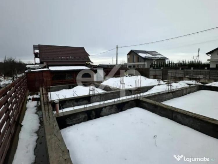 Teren 445 cu fundatie de casa mare + o Casuta locuibila mode - 3