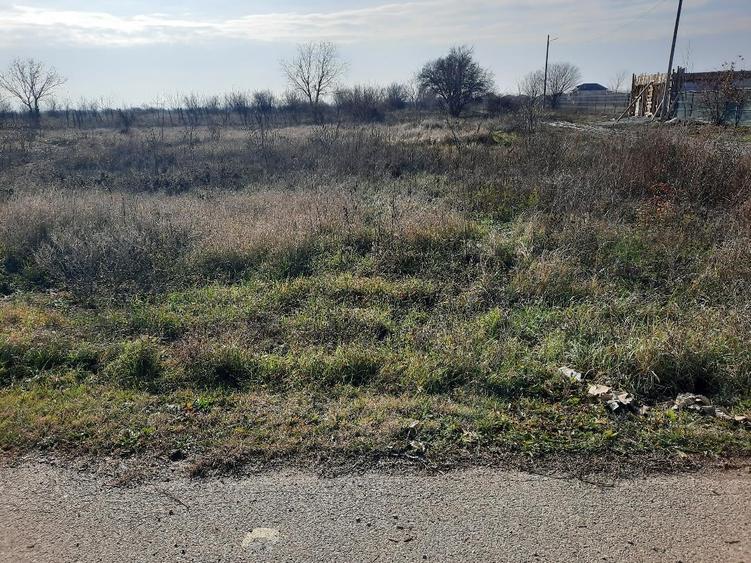 FARA COMISION TEREN intravilan curs constructii la 20m de asfalt gaze curent - 1