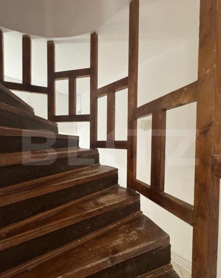 Casa individuala, 7 camere, 217 mp, 624 mp teren, zona Frate - 13