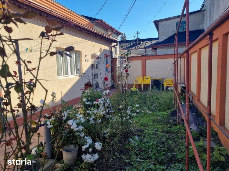 Casă cu 4 camere cu Teren 176 Mp în Universitate