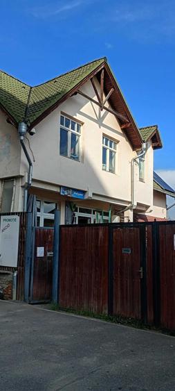 Casă cu 4 camere în Exterior Vest