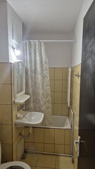 Inchiriez garsoniera - 6