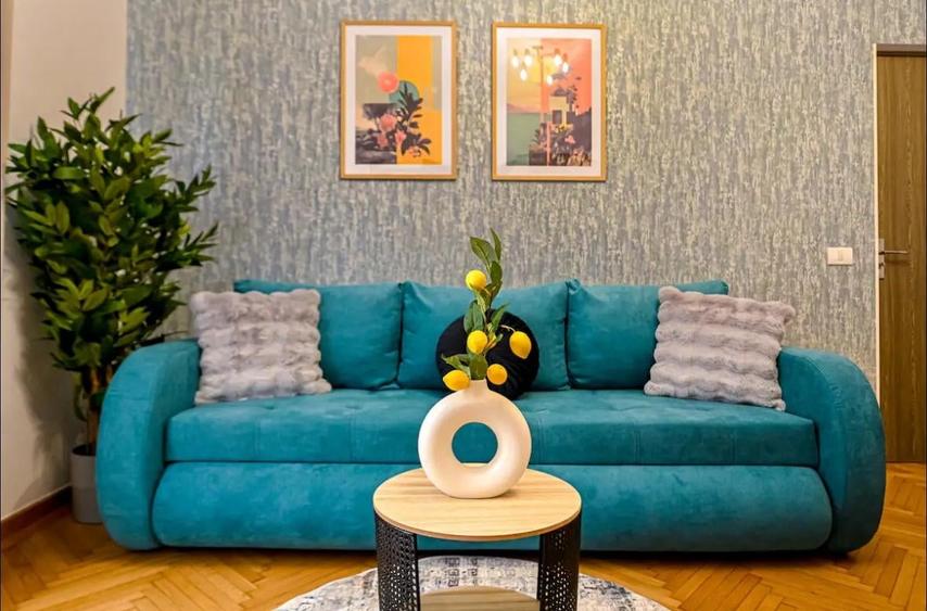 Apartament cu 2 camere semidecomandat în P-ța Romană