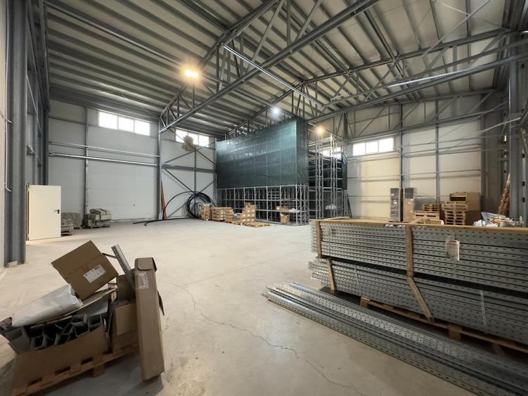 Hala cu rafturi, 335mp, Parc Miroslava - 7