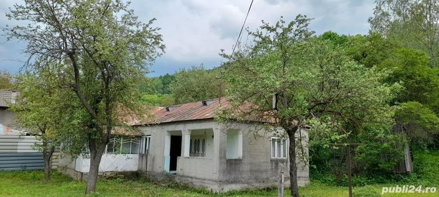 Casă cu 4 camere cu Teren 5574 Mp în Vulcăneasa