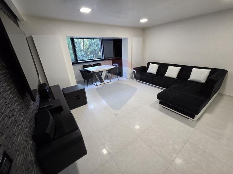 Apartament cu 3 camere etajul 1, zona Poienita - 1