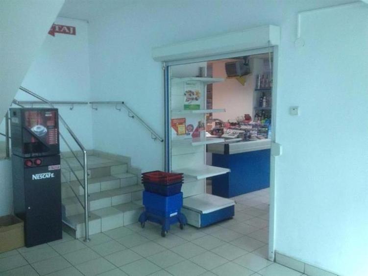 Spatiu Comercial  zona Lunca - 1