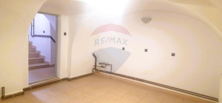 Spatiu ultracentral versatil - activitati comerciale sau depozit - 5